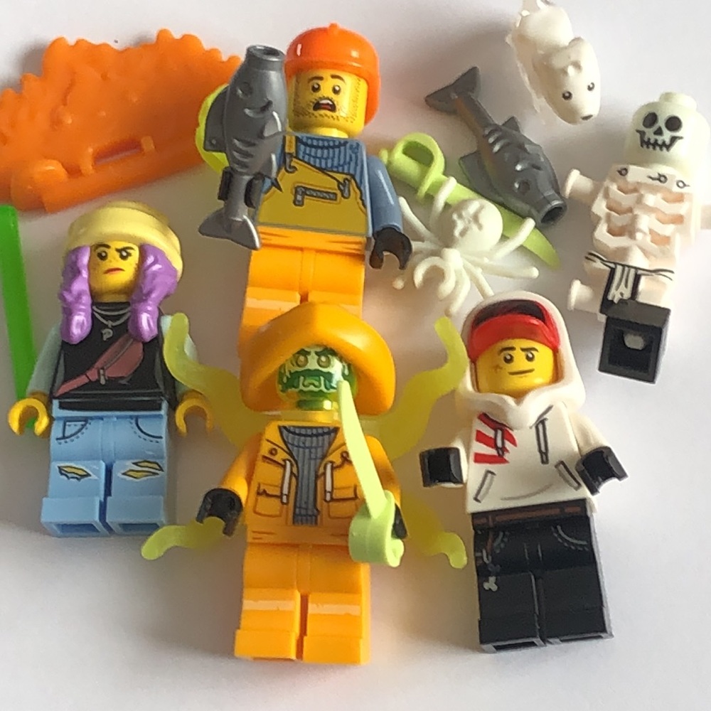 LEGO HIDDEN Side Minifigures LEGO Captain Jonas Jonas Jr Parker L Jackson